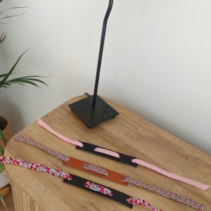 Bracelet cuir & tissu fleuri